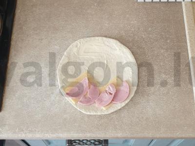 Tortilija su kumpiu, sūriu ir sviestu Žingsnis 3