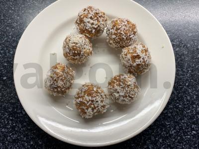 Kukurūzų lazdelėmis, kokosų drožlėmis ir kondensuotu pienu pagaminti pyragėliai Žingsnis 6