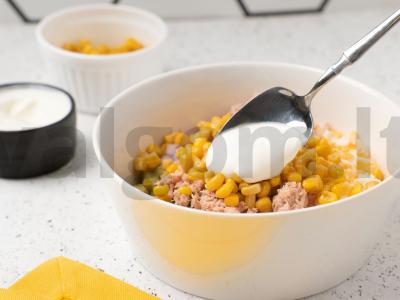 PP-salotas su tunu ir marinuotais agurkais Žingsnis 4