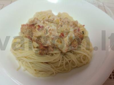 Makaronai su tunu ir grietinėlės padažu pagrindine nuotrauka