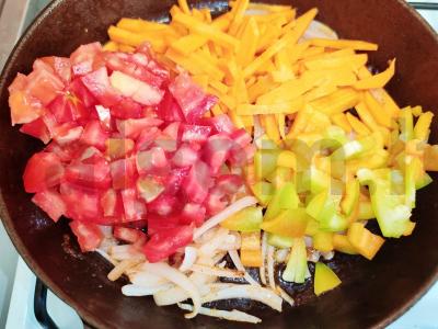 Troškinti kiaulienos šonkauliai su daržovėmis Žingsnis 4