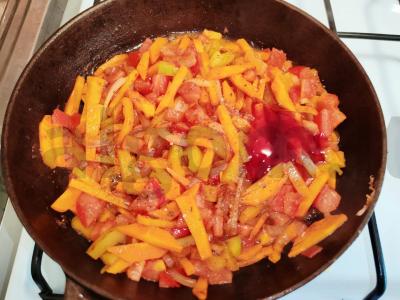 Troškinti kiaulienos šonkauliai su daržovėmis Žingsnis 6