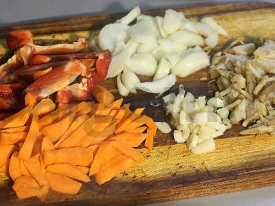 Rytų lagmanas su daržovėmis ir mėsa Žingsnis 5