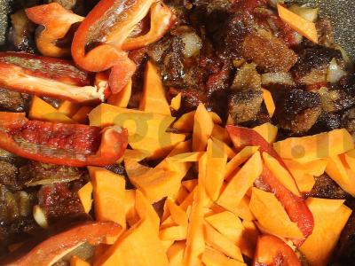 Rytų lagmanas su daržovėmis ir mėsa Žingsnis 10