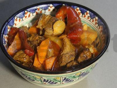 Rytų lagmanas su daržovėmis ir mėsa Žingsnis 15