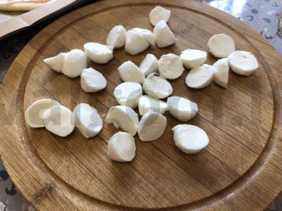 Namų pica su dešra ir mocarela Žingsnis 8