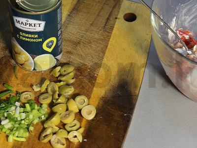 Avokado valtelės su krevetėmis, pomidorais ir alyvuogėmis Žingsnis 5