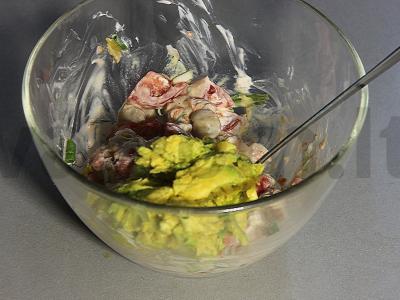 Avokado valtelės su krevetėmis, pomidorais ir alyvuogėmis Žingsnis 9