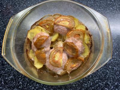 Kotletai su bulvėmis ir pomidorais orkaitėje Žingsnis 5