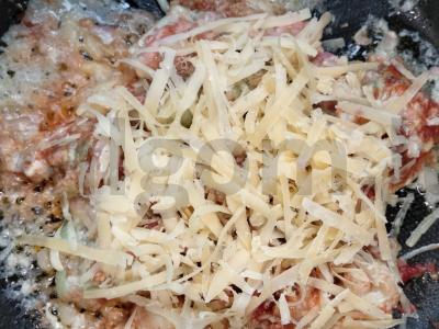 Koldūnai po sūrio plutele ant keptuvės Žingsnis 6