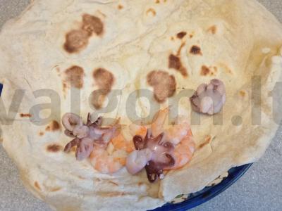 Šašlykas su krevetėmis, aštuonkojais ir trimis sūrio rūšimis Žingsnis 2