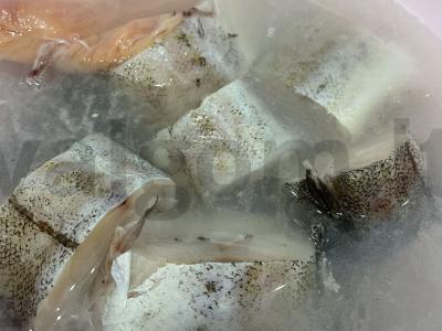 Menkių filė agurkų marinate su Dijon garstyčiomis Žingsnis 2