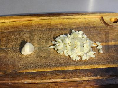 Marinuoti sviestiniai grybai su česnaku Žingsnis 3