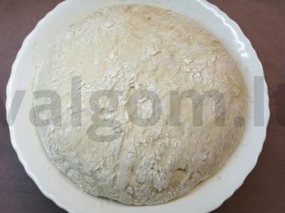 Duonos lazdelės su pomidorų pasta ir sūriu Žingsnis 3