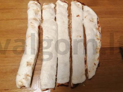 Duonos lazdelės su pomidorų pasta ir sūriu Žingsnis 7