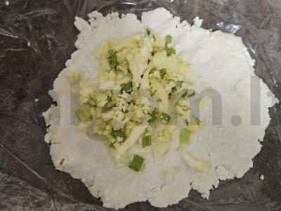 Varškės pyragėliai su kiaušinio įdaru Žingsnis 6