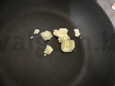 Varškės pyragėliai su kiaušinio įdaru Žingsnis 8