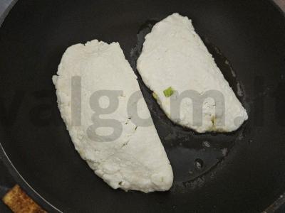 Varškės pyragėliai su kiaušinio įdaru Žingsnis 9