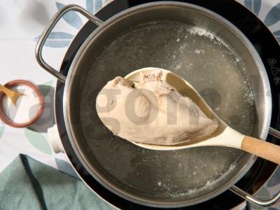 Salotos su vištiena ir kalmarais su tartaro padažu Žingsnis 1