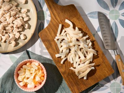 Salotos su vištiena ir kalmarais su tartaro padažu Žingsnis 6