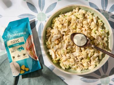 Salotos su vištiena ir kalmarais su tartaro padažu Žingsnis 8