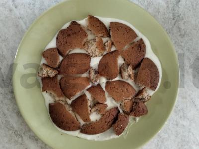 Švelnus avižinių sausainių tortas su varške ir bananais be kepimo Žingsnis 6