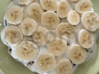 Švelnus avižinių sausainių tortas su varške ir bananais be kepimo Žingsnis 7