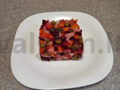 Vinegretas su žirneliais ir alyvuogių aliejumi pagrindine nuotrauka