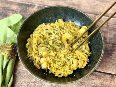 Nudų su krevetėmis karčioje padaže vakarienei pagrindine nuotrauka