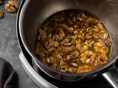 Krevetės medaus-ir-riešutų padaže Žingsnis 2