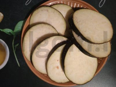 Baklažanų bokšteliai su česnaku Žingsnis 1