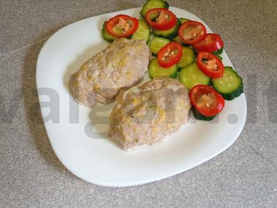 Kiaulienos faršo kotletai su cukinija ir mocarela garuose pagrindine nuotrauka