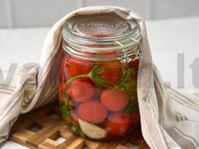 Marinuoti vyšniniai pomidorai su mėta Žingsnis 5
