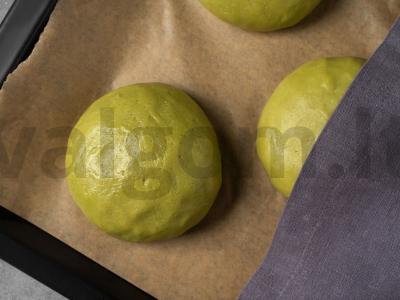 Melionų bandelės su matcha Žingsnis 12