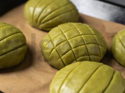 Melionų bandelės su matcha Žingsnis 13