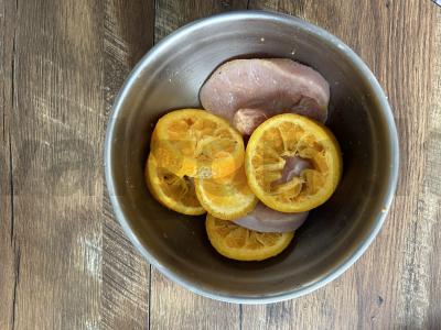 Kepti kalakutų steikai su apelsinais Žingsnis 6