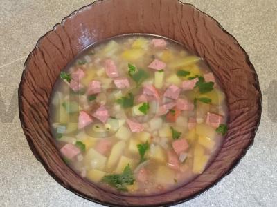 Grikių sriuba su rūkytomis dešromis pagrindine nuotrauka