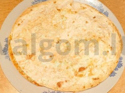 Tuno pyragas ant tortilijos pagrindine nuotrauka