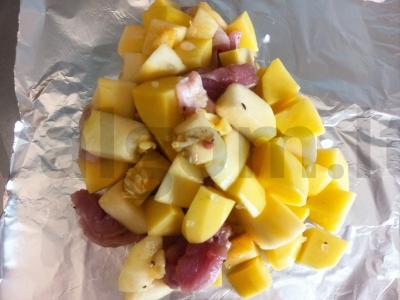 Keptas mėsa su bulvėmis ir cukinijomis lėtoje viryklėje Žingsnis 4