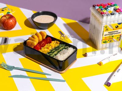 Ryžių, daržovių ir vištienos nagetų dubuo pagrindine nuotrauka