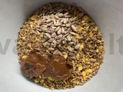 Avižinių sausainių, kondensuoto pieno ir kukurūzų dribsnių pyragėliai Žingsnis 2