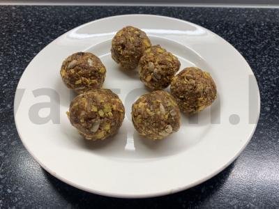 Avižinių sausainių, kondensuoto pieno ir kukurūzų dribsnių pyragėliai Žingsnis 3