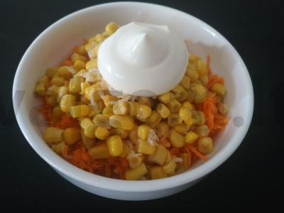 Morkų ir kukurūzų salotas su česnaku Žingsnis 3