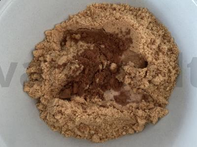 Sluoksniuotas sausainių ritinys su varškės įdaru ir vyšniomis Žingsnis 3