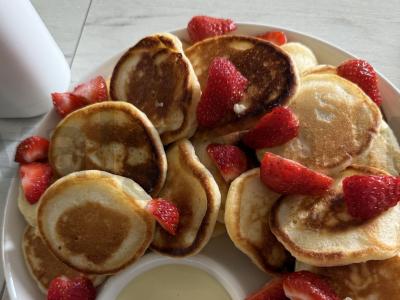 Bananų blynai su vanilinu pagrindine nuotrauka