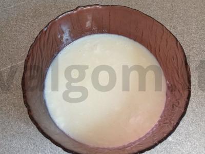 Manų košė su kokosų aliejumi, džiovintomis abrikosais, uogiene ir pekano riešutais Žingsnis 2