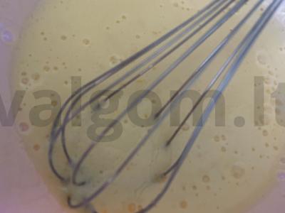 Blynai su raugintu pienu ir cinamonu Žingsnis 3