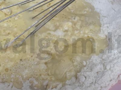 Blynai su raugintu pienu ir cinamonu Žingsnis 6