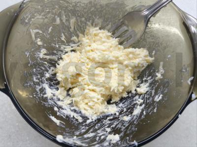 Karpadų kanapė su vyšniniais pomidorais Žingsnis 3