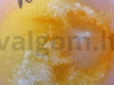 Klasikinė šarlotė su cukraus pudra Žingsnis 2